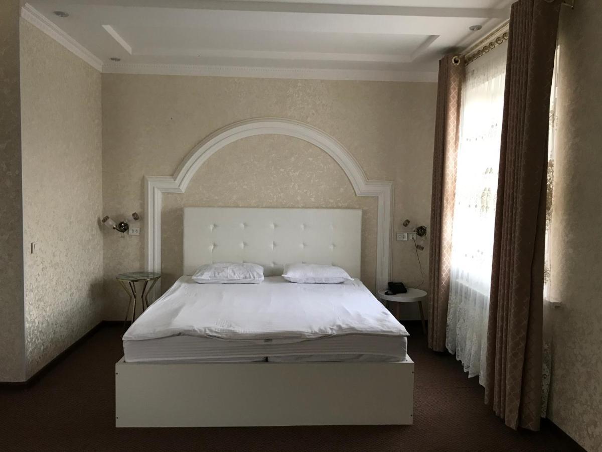 Emir Plaza Hotel Turkistan Esterno foto